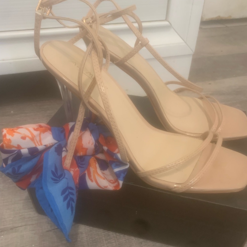 Sandal heels 👠